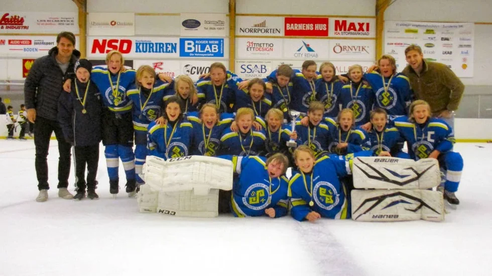 Stående från vänster: Viggo Veräjä, William Hammar, Elliot Jonsson, Sebastian Eliasson-Parviainen, Olle Skogfält, Gustav Mattsson, Jonathan Lindqvist, Filip Larsson, Oscar Karlsson, Edwin Ahlqvist, Hugo Rova. På knä från vänster: Joel Kant, Viggo Nordström, Axel Olsson, Samuel Andersson, Lucas Forsberg, Elias Andersson, Nils Juuso och Ludwig Högström. Målvakter Adam Olsson och Hugo Öhman