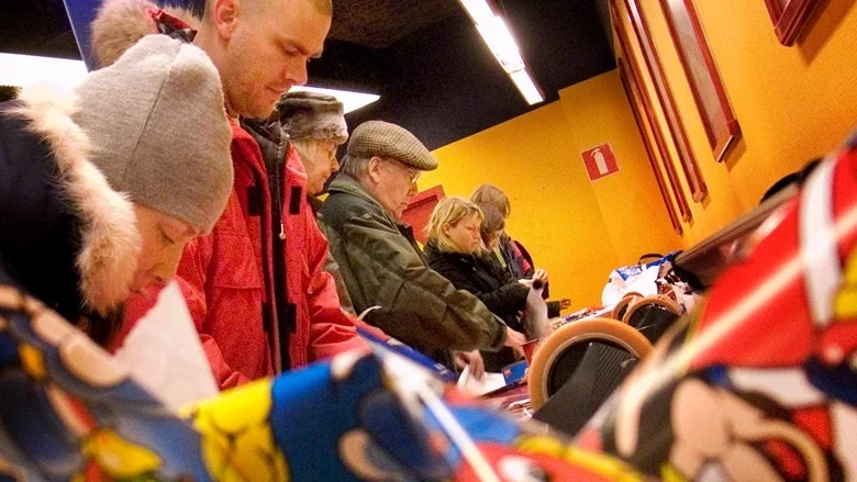 Enligt Handelns utredningsinstitut har svenskarna gjort av med minst 60 miljarder kronor på julklappar och julmat. Då behöver vi vila och ladda batterierna inför ett ovisst 2009.