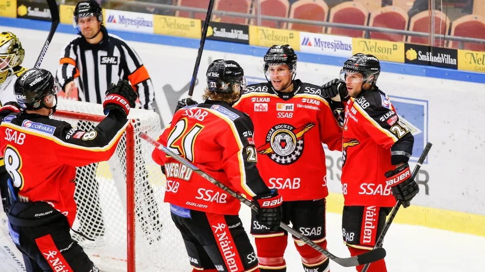 Hyllar. Luleå Hockey hyllar Charlotte Kalla.