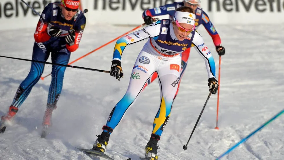 Jennie Öberg i sista kurvan.