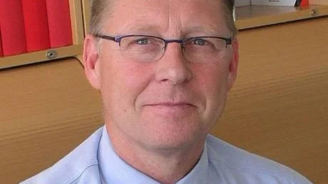 TITTAR NORDVÄST. "Bygg inte på malmen", säger Göran Olovsson som ser Luossavaara som det enda alternativet för framtidens centrum - om man inte ska ta ett stort kliv från dagens stadskärna.
