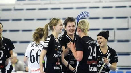 LÄTTNAD. Ida Essners och Erika Wohlin-Zerpes IBK Boden spelar i division I även nästa säsong.