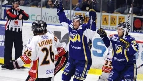 TUNGT. HV71 blev för svårt för Luleå i torsdagens match. För Luleå var förlusten extra tung eftersom samtliga resultat gick laget emot. Jagande Timrå och Modo vann sina matcher.