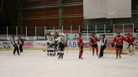 FÖRLUST - IGEN. Luleå Hockey förlorade på nytt mot ärkerivalen Skellefteå AIK. Denna gång spelades matchen i Kiruna och resultatet blev 4-3 till Skellefteå.