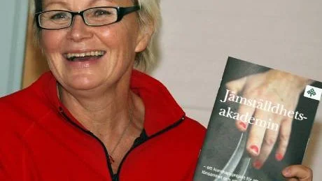 BONDE. Birgit Niva, bonde tillika turistföretagare i Korpikylä, berättade skrattande att det är en bild på hennes hand som syns i broschyren från LRF.