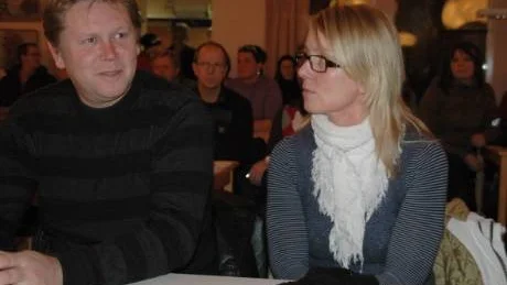 VANSINNIGT... att lägga ned Centrumskolan, anser förädrarna Daniel Lindblom och Lena Lindvall.  Foto: Britt-Louise Spets
