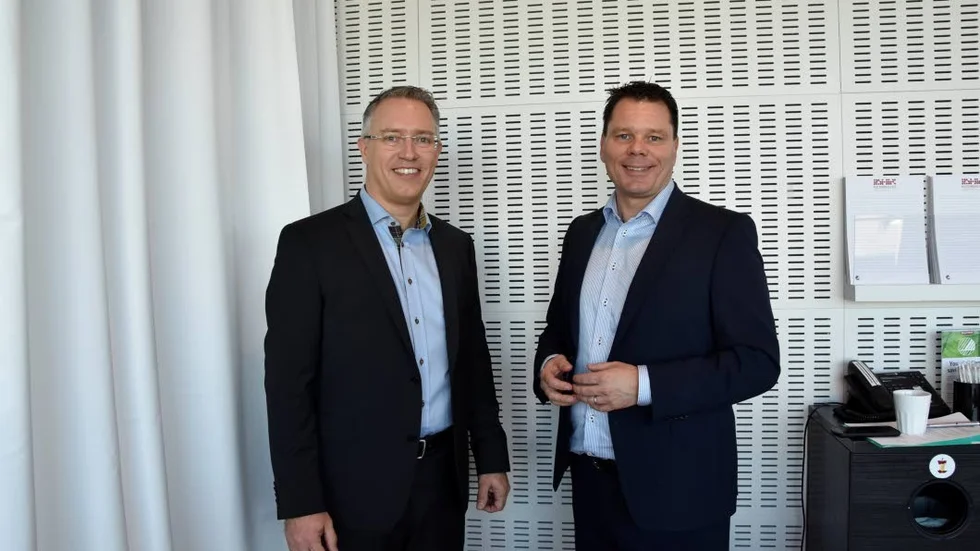 Glada. Under en presskonferens på Kulturens hus så presenterades ett nytt samarbete mellan Vattenfall och Skellefteå Kraft och deras nya satsning. På bilden Patrik Öhlund, Vattenfall, samt Christoffer Svanberg, Skellefteå Kraft.