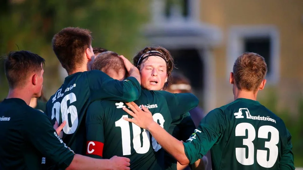 Tränaren. Peter Gitselov har gått från spelare till tränare och nu förhandlar klubben med vad som kan bli hans nya assisterande tränare.