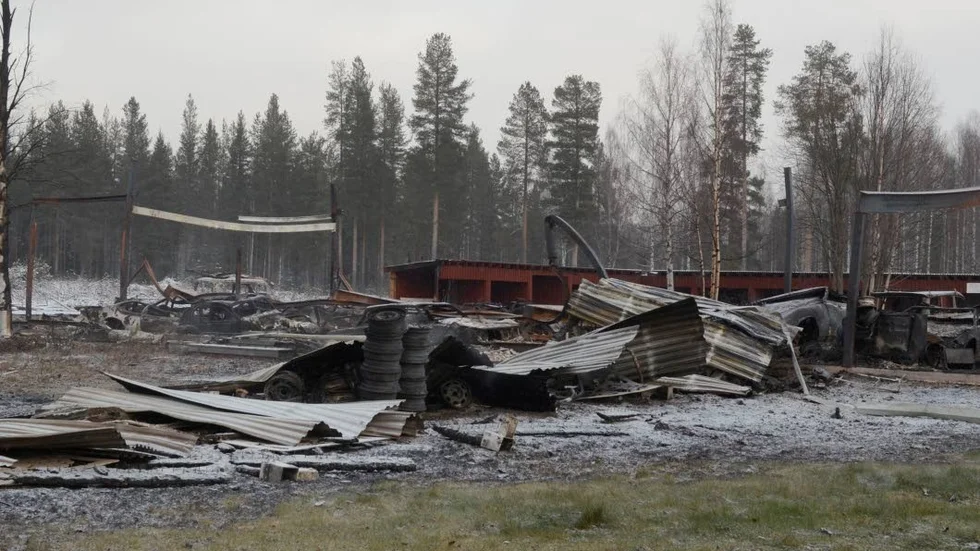 Brand. Förra veckan totalförstördes vändträsklogen.