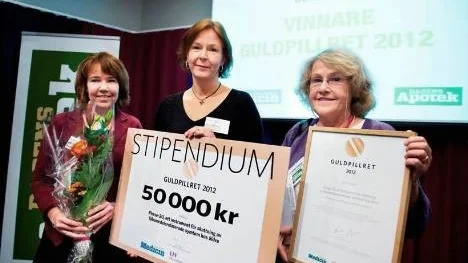 Förra året vann projektet Phase-20 priset Guldpillret för bästa initiativ till att förbättra läkemedelsanvändningen inom sjukvården, något en av de huvudansvargia, Mariann Hedström (mitten), är väldigt glad över. Här tillsammans med Agneta Eklund och Kerstin Hulter Åsberg.