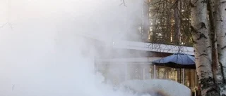 Bil totalförstördes vid brand