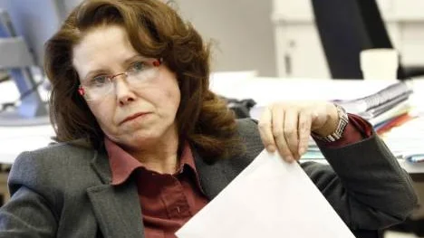 Demensförbundet anser att socialnämndens ordförande Agnetha Eriksson (S) har missuppfattat socialtjänstlagen och kräver att hon avgår.