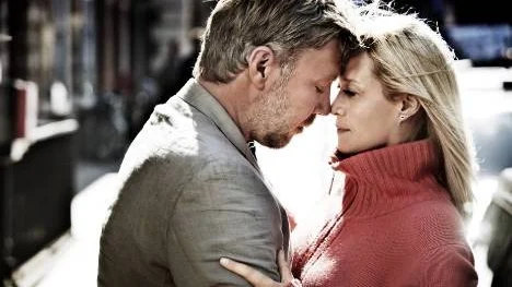 I "Hämnden" spelar Persbrandt idealistisk läkare mot bland andra Trine Dyrholm.
