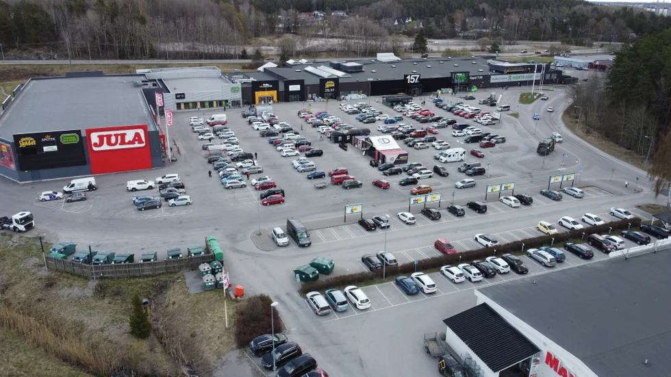 Det jag reagerar negativt på är okunskapen och beteendet bland bilister som lämnar parkeringen vid Gustavsberg, skriver insändarskribenten.
