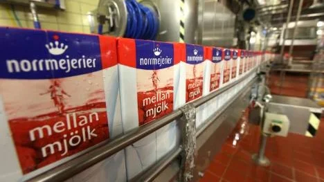 En sändning mjölk som surnat i förtid har återkallats från butikerna av Norrmejerier.