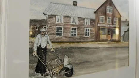 Strömgrens slakteri och Gångar-Arvid, välkänd Älvsbyprofil i slutet av 1950-talet. "Strömgrens hade världens godaste korv! Dit gick man ofta för att köpa sig en korvbit", berättar konstnären.
