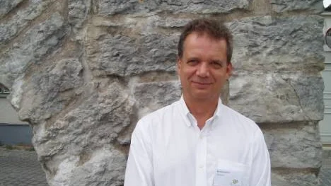 Pär Rahmström, vice ordförande i Demensförbundet, är nöjd med att de låsta dörrarna prövas rättsligt. (Arkivbild)