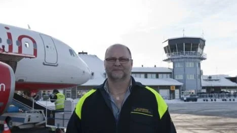 Arvidsjaurs flygplats är på väg att ta över ansvaret för trafikledningen i flygplatsens luftrum. En ansökan om certifiering ligger hos Transportstyrelsen. "Vi blir första flygplats i Sverige att själva göra det", säger flygplatschefen Ralf Lundberg.