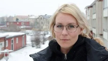 AKUT BEHOV. Linda Ledin behöver omgående OB-barnomsorg. Men de svar hon får från kommunen,             som även är hennes arbetsgivare, är synnerligen märkliga.