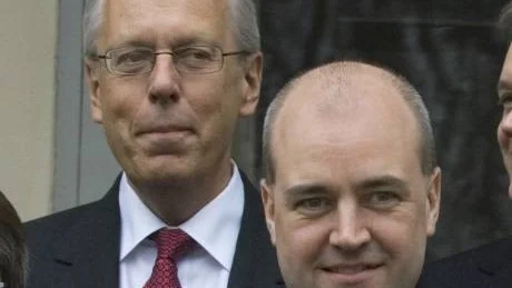 SVARAR INTE. Kommunminister Mats Odell (kd) och statsminister Fredrik Reinfeldt (m) dröjer med besked i frågan om en storregion i norra Sverige kan bli av.