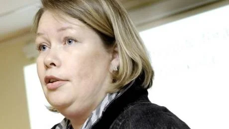 SENARE FRÅGA. För- och grundskolechefen Maria Lundgrensäger att inte förrän förskolan och allaktivitetshallen byggs kan frågan om att årskurs sex åter ska finnas i Rutvik aktualiseras. I dagsläget hänvisas sjätteklassarna till Gammelstad.