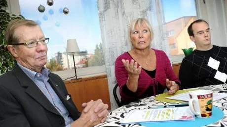PÅ BANAN. Priorum, numera i en nedbantad organisation, fortsätter att hjälpa företagare att utveckla sina verksamheter. Fr v ordföranden Peter G Georgson, VD Pia Ramirez Måård och Johan Landström, styrelseledamot.