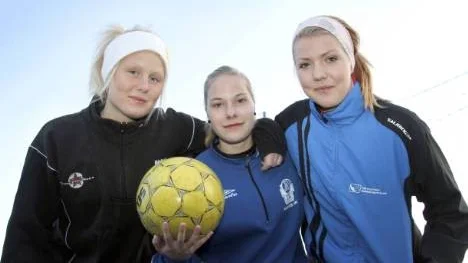 Tre av fyra nyförvärv i Öjeby IF den här säsongen. Från vänster: Johanna Fahlgren, Frida Stenman och Josefin Sandlund. Saknas gör Sabina Rådlund.
