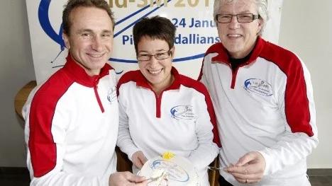 En trio som i allra högsta grad är redo för skid-SM i Piteå om 15 månader, alltså 2010, från vänster: Sven-Erik Pajala (generalsekreterare), Jenny Axelsson (tävlingsledare) och Håkan Marklund (marknadskoordinator).