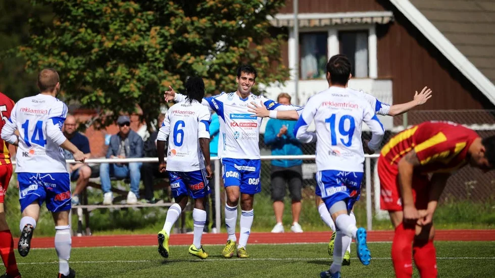 Målkalas. IFK Luleå vann mot Valsta Syrianska. Matchhjälte: Kevin Garcia.
