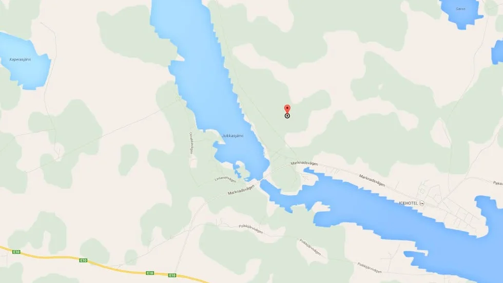 Skogsbrand. Strax före klockan 11 på fredagsförmiddagen fick SOS Alarm in ett larm om skogsbrand vid berget Honkavaara i Laxforsen.