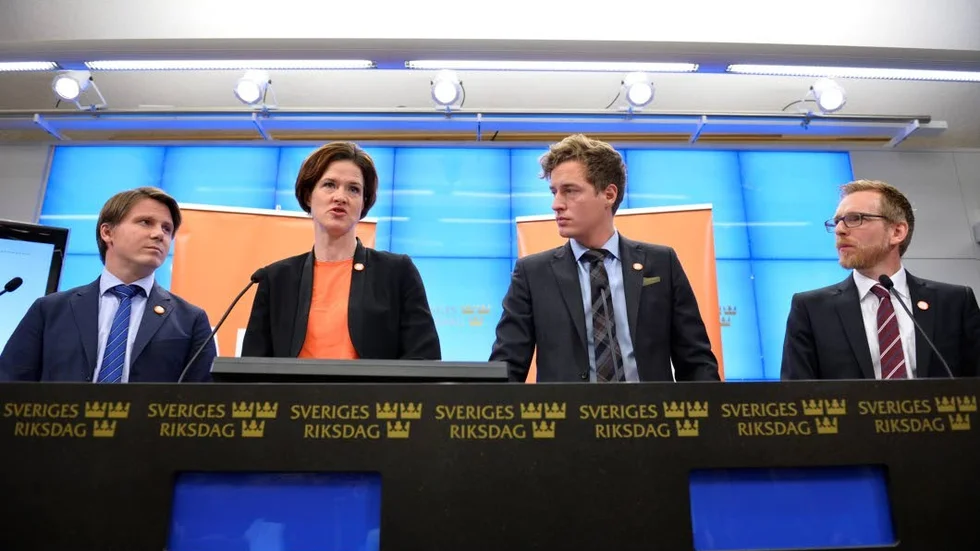 Som lovat. Ingen skugga över Alliansens skuggbudget.