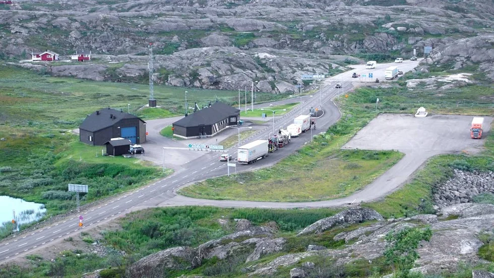 900 kilometer. En lång bilfärd från Sör-Tröndelag slutade med stopp i tullen för biltjuven vid Riksgränsen/Björnfjell.