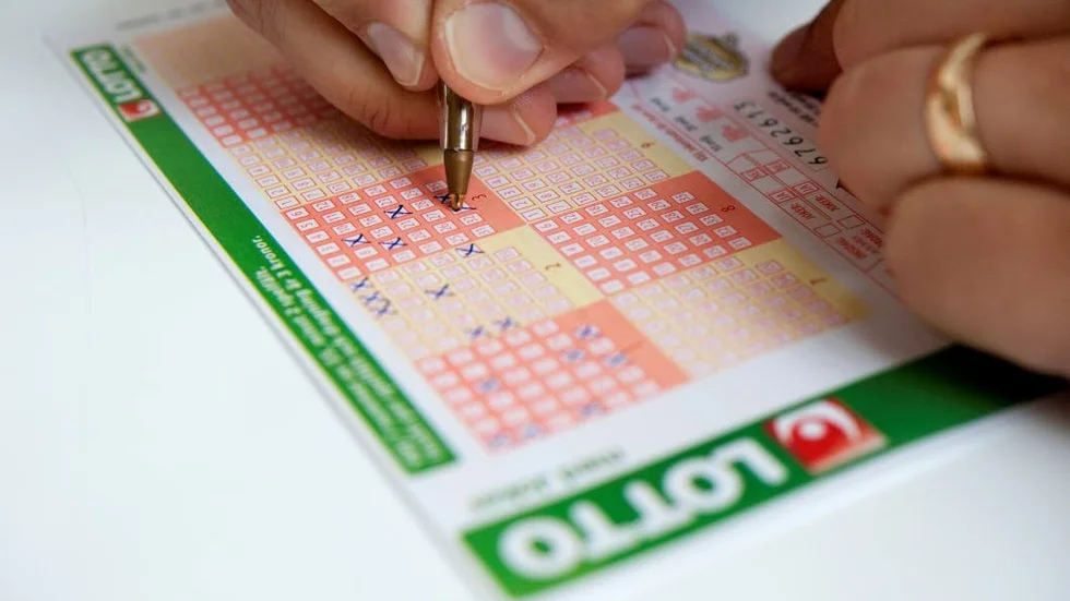 Miljonär. Vid lördagens dragning på Lotto vann en  man i Haparanda  1.128.450 kronor.