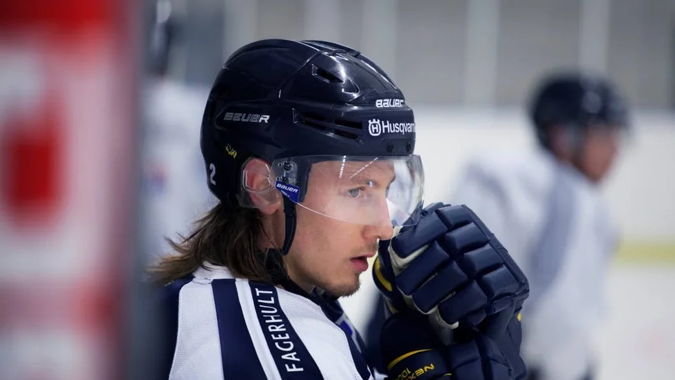 HV71 blir den 26-årige backens fjärde SHL-klubb.