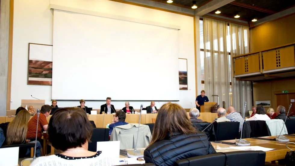Klubbat. Med 34 ja-röster mot 8 nej-röster gick kommunstyrelsens förslag att godkänna den fördjupade översiktsplanen för Kiruna centrum igenom.
