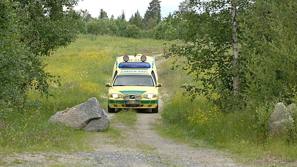 Ambulansen på bilden har inget med händelsen att göra.