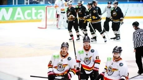 Kärpät fick jubla sex gånger om men det blev Luleå Hockey som fick det sista skrattet när Norrbottningartna säkrade slutspelsplatsen.