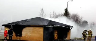 Förråd brann ner