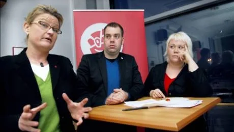 RIKSDAGSLEDAMÖTER. Socialdemokraterna arrangerade i torsdags kväll ett seminarium om bostadspolitik. I panelen fanns bland annat Carina Moberg, ordförande i civilutskottet. Med på bilden är Fredrik Lindh och Hannah Bergstedt.