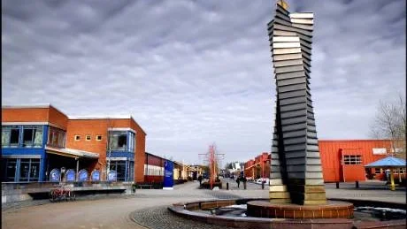 SÄGER UPP 42. Luleå Tekniska universitetet måste spara och nu är det klart att 42 anställda kommer att sägas upp. Huvudsakligen handlar det om personal inom administration och service.