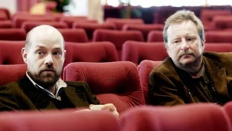 GER BRA BETYG. "Spontant tycker jag gymnasieutredningen verkar bra med många bra förslag som skapar ökad tydlighet och bättre struktur", säger Mikael Sevä rektor på Björknässkolans gymnasium i Boden. Bredvid syns kollegan Anders Vall.