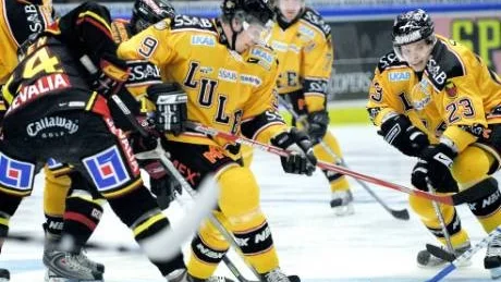 INEFFEKTIVT. Luleå hade svårigheter att hitta målet. Trots att Brynäs drog på sig hela 14 tvåminutersutvisningar.