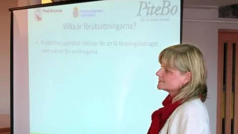 Helena Lindehag är folkhälsostrateg i Piteå kommun. Hon hoppas att föreningarna ska nappa på erbjudandet om 5 000 kronor till det lag som ställer upp med föräldrar som nattvandrar elva helger i sommar.