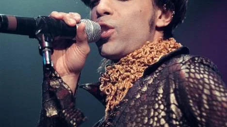 Prince karriär har haft sina toppar och dalar. Han är fortfarande världskänd, men på 80-talet nådde hans stjärnglans toppen. Då spelade han i samma liga som Michael Jackson, Madonna och Bruce Springsteen.
