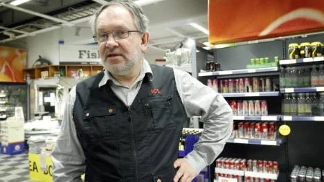 "Vad jag förstår har Coca-Cola aviserat prishöjningar som inte föranleds av höjda råvarupriser, lönekostnader eller andra ökade produktkostnader, och det är kunde spm får betala i slutändan", säger  Per Stenmark, vd för Ica Kvantum Piteå.