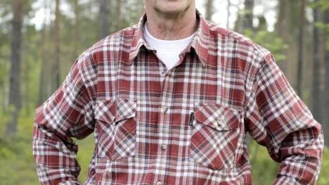Östen Lundberg i Jävre, fortsätter sin kamp mot bärföretagen.