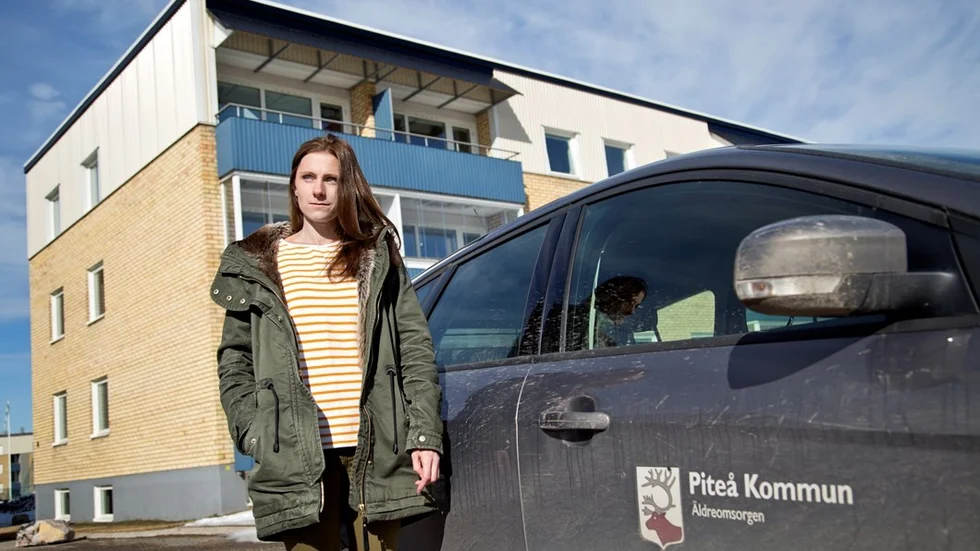 Sara Sandström anmäler Piteå Kommun för uteblivna arbetskläder inom äldreomsorgen