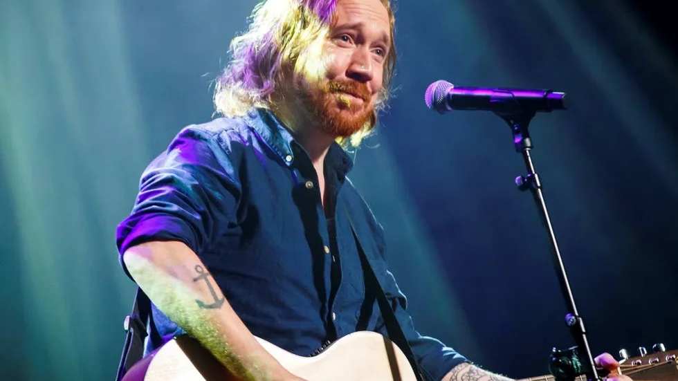 Folkkär. Lars Winnerbäck är aktuell med nytt album. Nästa vecka spelar han på Stadsfesten.