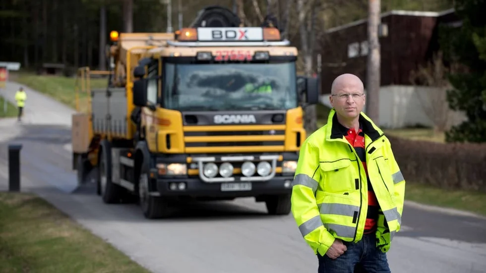 Besparing. Teknik och gatukontoret sparar 200 000 kronor genom att inte sopa alla lokalgator i år. "Det ska inte finnas någon olycksrisk för motorcyklister som jag bedömer det", säger Ulf Nordin, enhetschef för VA och gator.