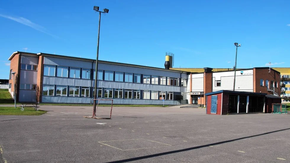 Nedläggning. Förskoleklass till och med årskurs sex blir kvar på Svappavaara skola men eftersom man inte har lyckats rekrytera någon behörig lärare till högstadiet så läggs årskurs sju till och med nio ned från och med höstterminen. Omkring 15 elever påverkas.